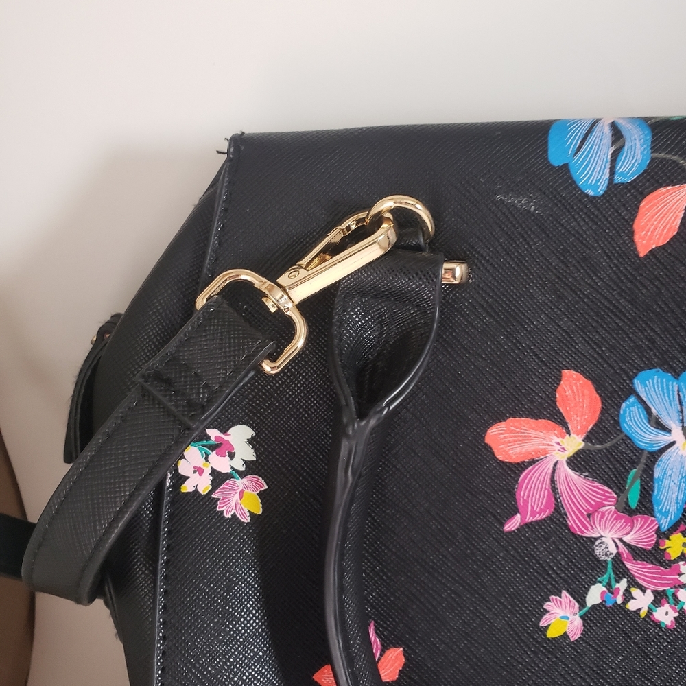 A new day black floral purse - Picture 4 of 8